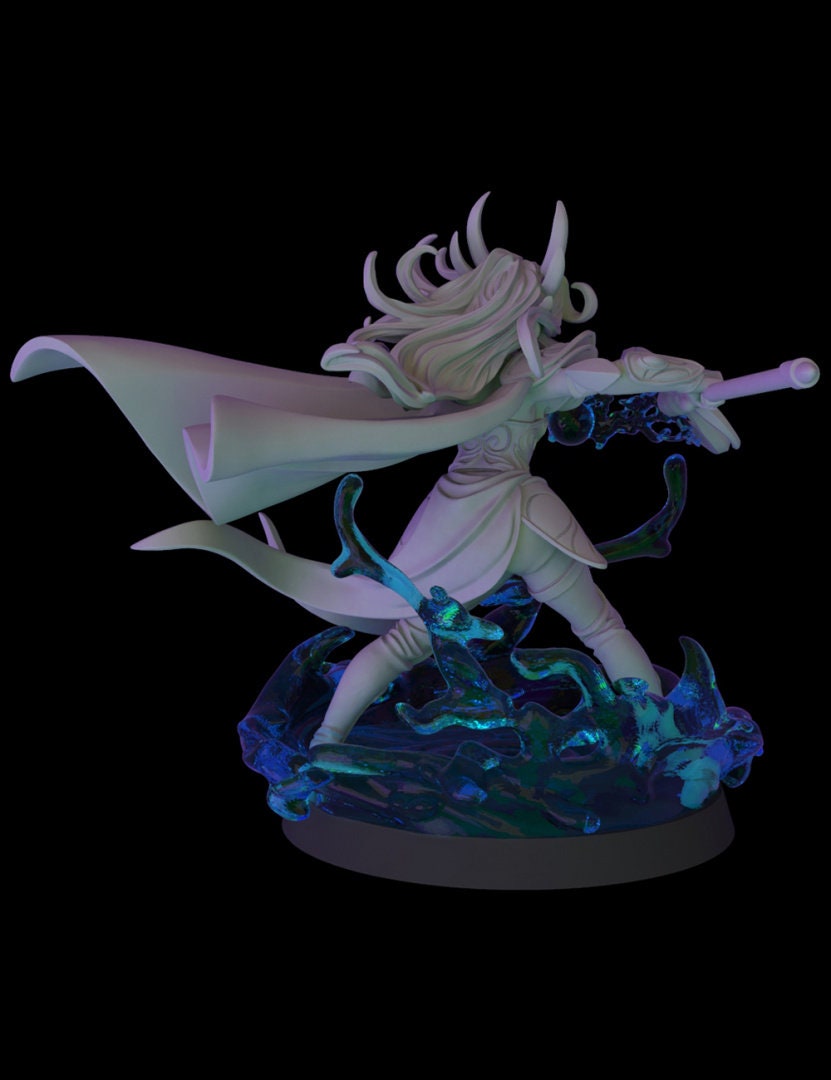 Luelith, The sorceress (sculpted by Fantasy Cult Miniatures)