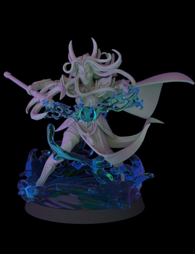 Luelith, The sorceress (sculpted by Fantasy Cult Miniatures)