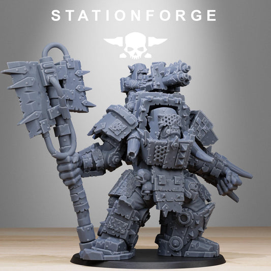 Orkaz Commander (sculpted by Stationforge)