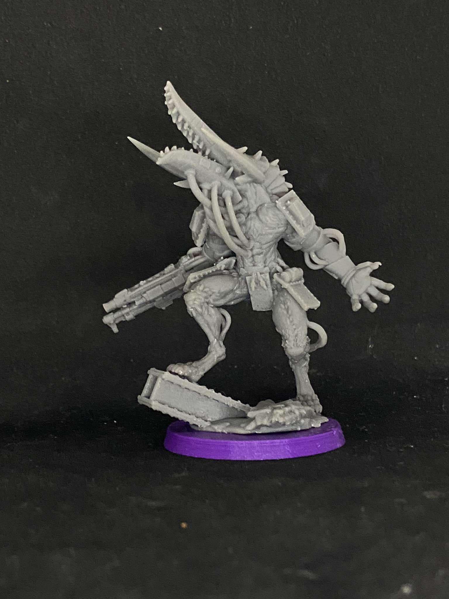 Tondo War Wolf (sculpted by Papsikels)