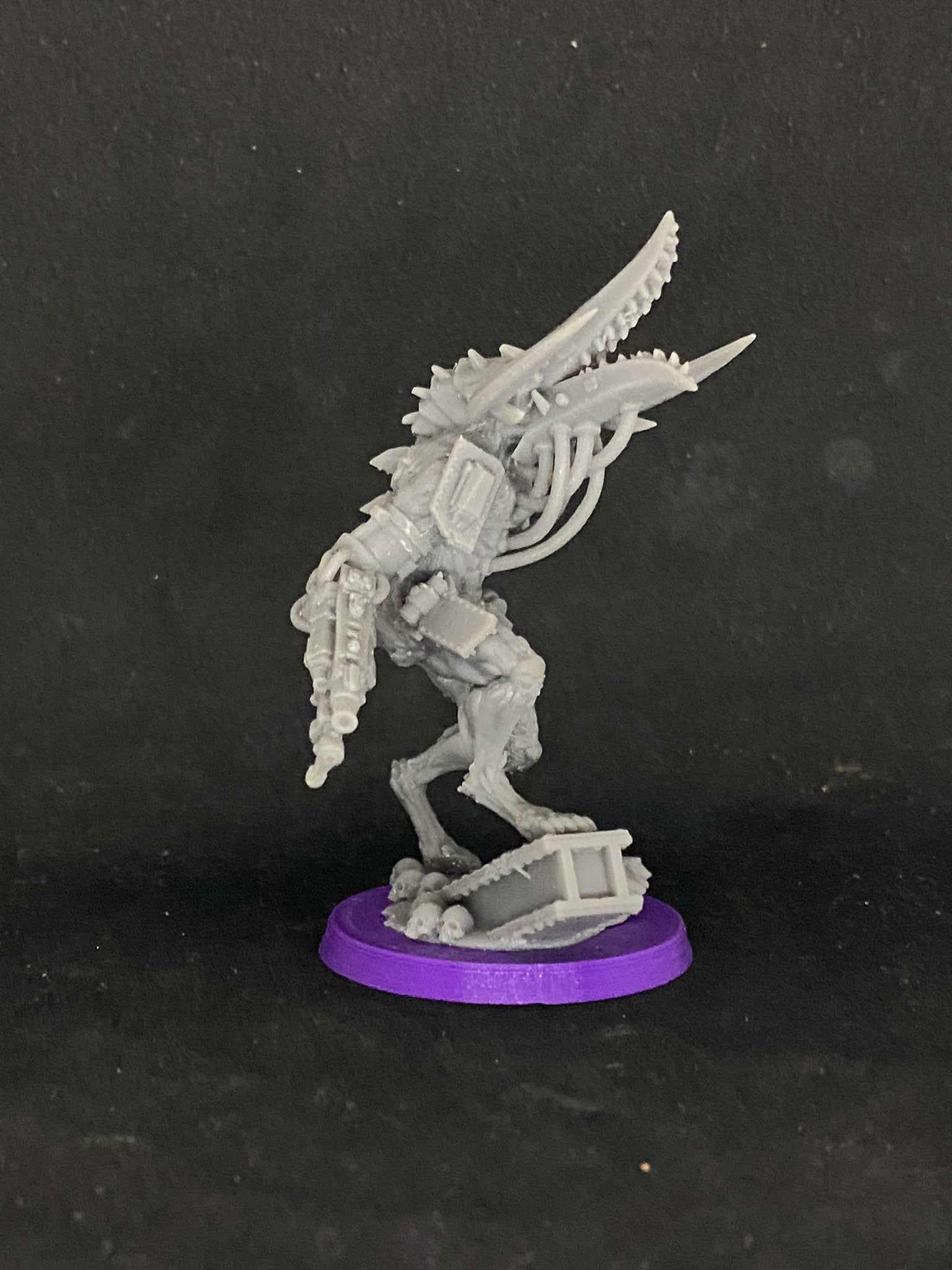 Tondo War Wolf (sculpted by Papsikels)