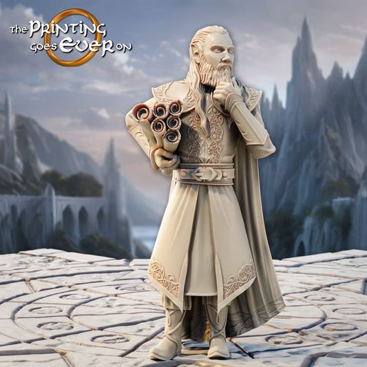 Cerwyn the Ship Elder (sculpted by Print Goes Ever On)