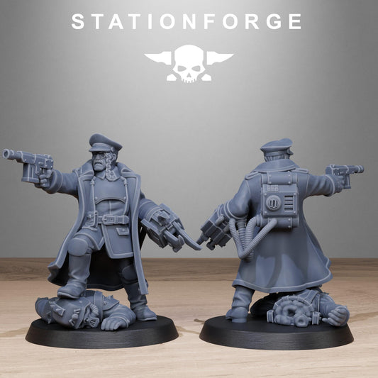 Free Guard Officer 1 (sculpted by Stationforge)