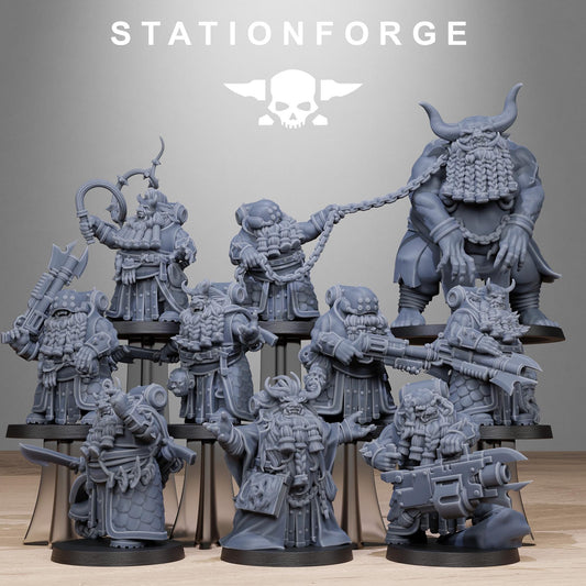 Corrupted Guard Dwarves (sculpted by Stationforge)