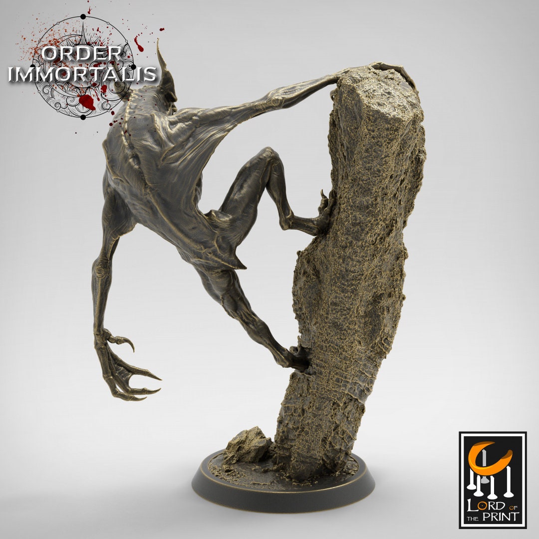 Imperfect Vampire (Pillar) - (Sculpted by Lord of the Print)