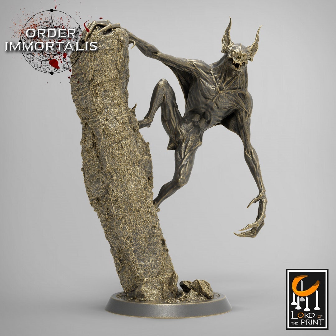 Imperfect Vampire (Pillar) - (Sculpted by Lord of the Print)