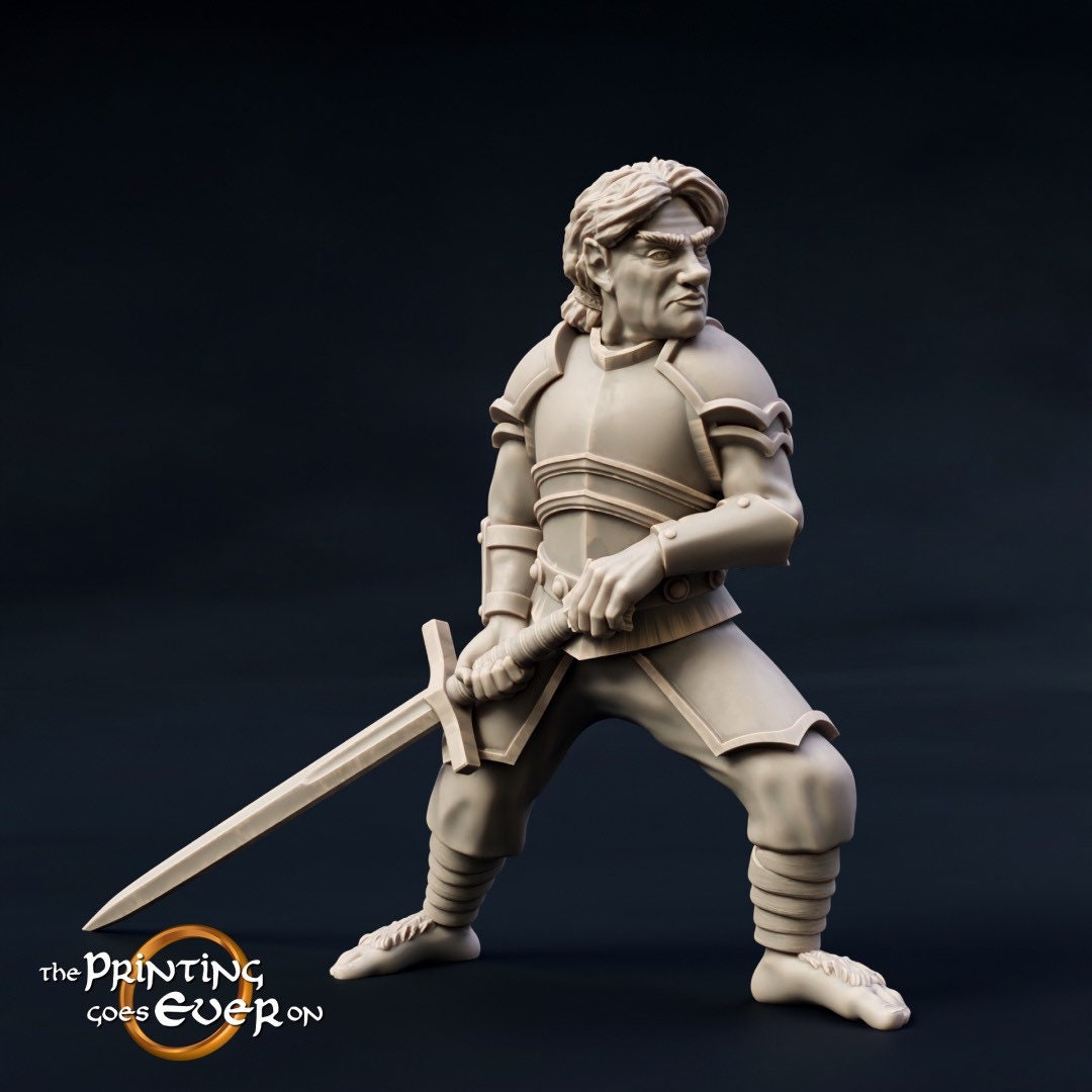 Pavo Tabbart - Halfling - on Foot (sculpted by Print Goes Ever On)