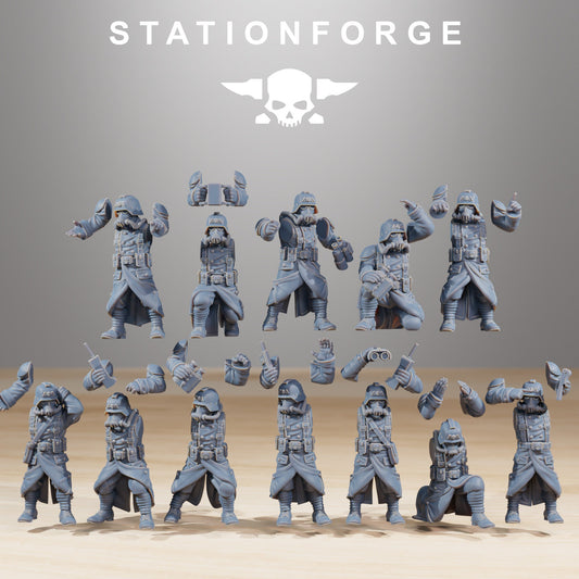 Grim Guard Battle Weapons Crew - set of 12 (sculpted by Stationforge)